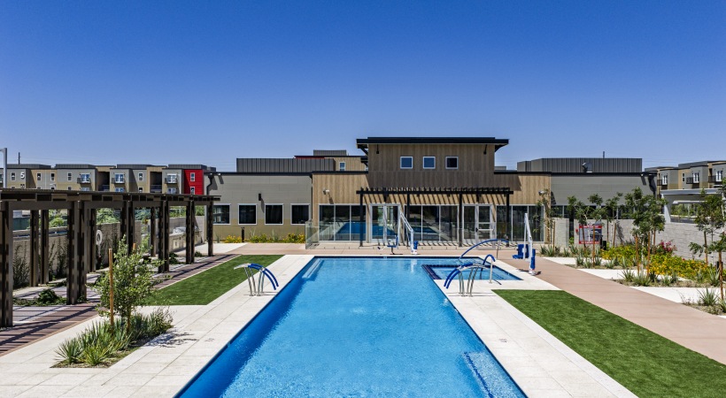 FLATZ 623 Swimming Pool